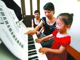 孩子初学钢琴应该如何掌握正确的练琴方法