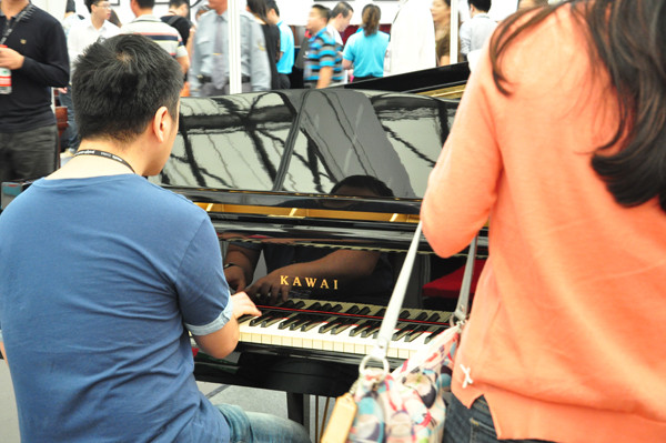 伯雅钢琴在2013中国(上海)国际乐器展会