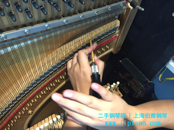 钢琴保养维护不单只有调音，还有机械整理
